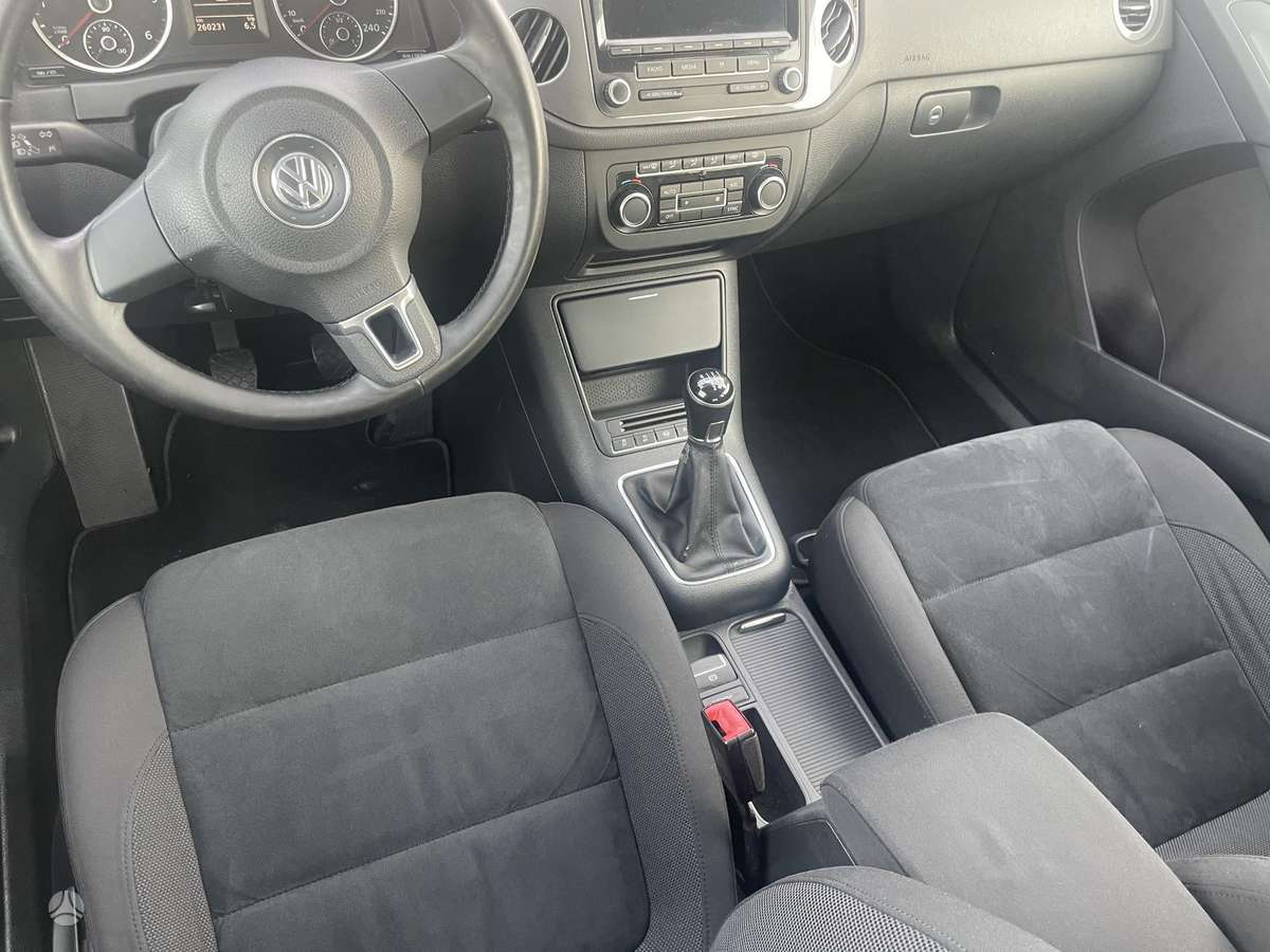 Volkswagen Tiguan 2012 — photo 16