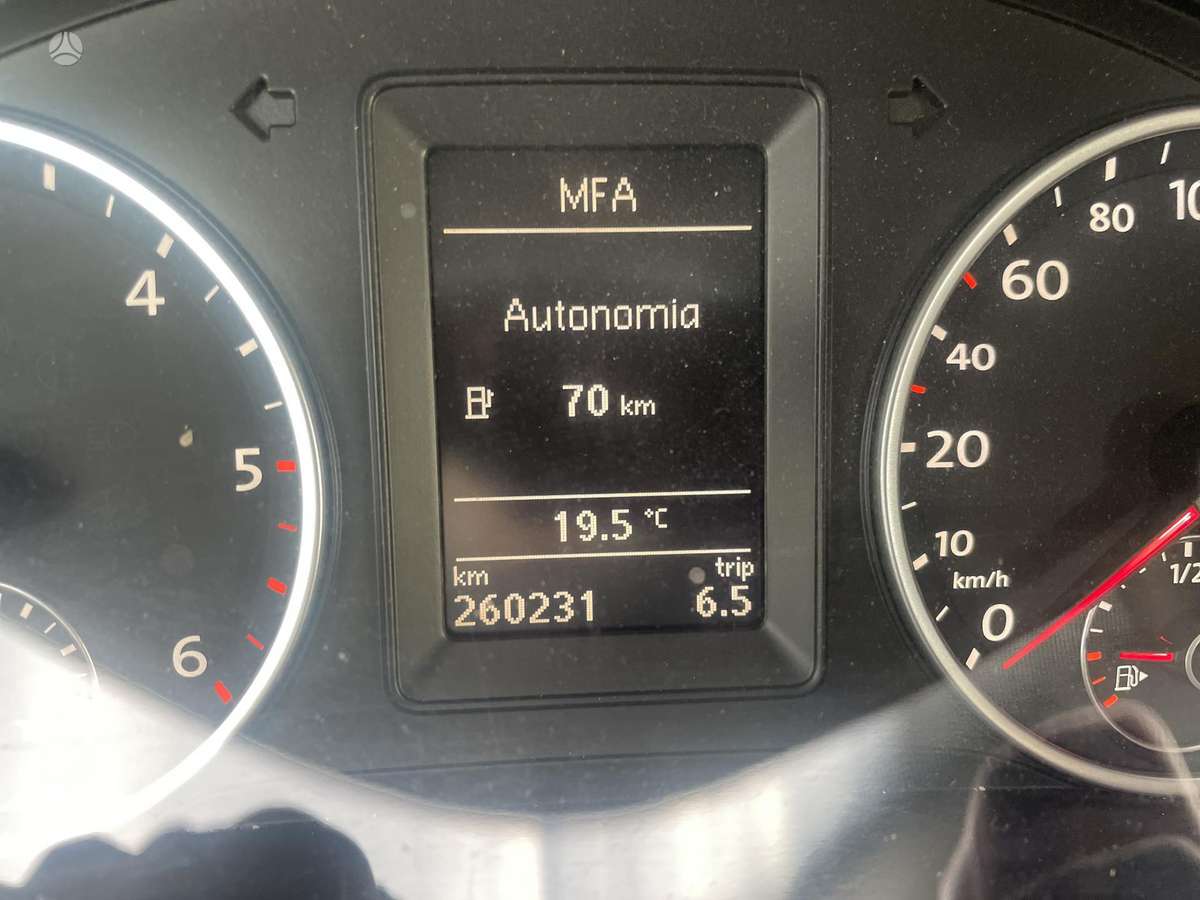 Volkswagen Tiguan 2012 — photo 18