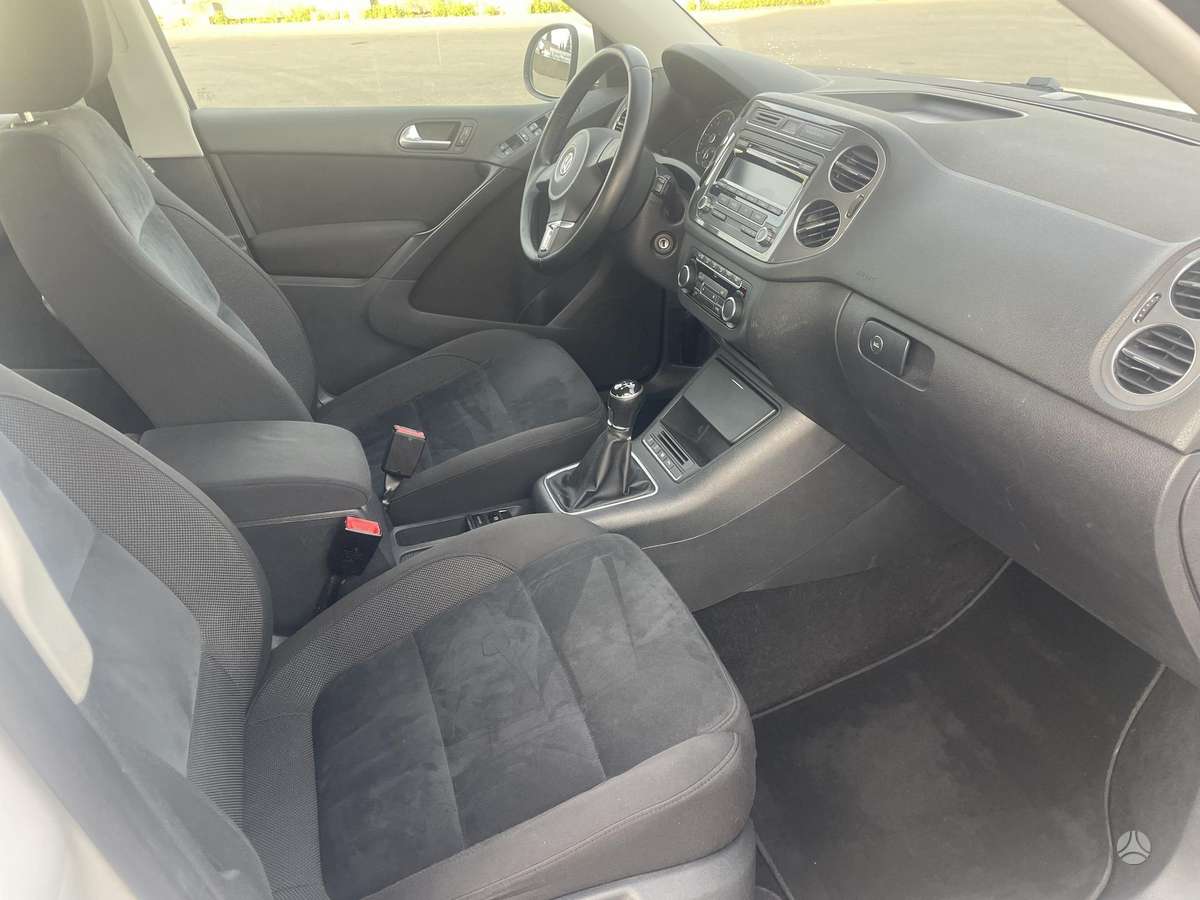 Volkswagen Tiguan 2012 — photo 9