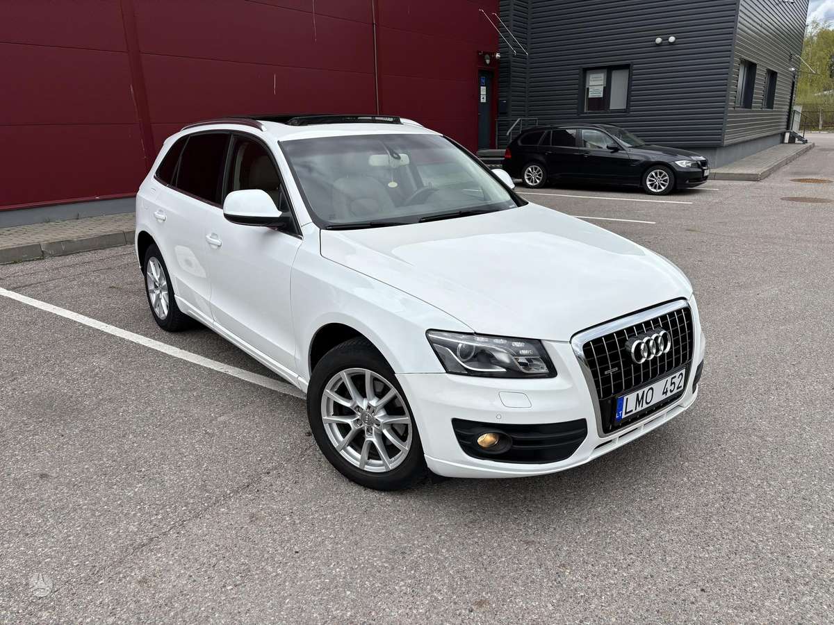 Audi Q5 2011 — салон