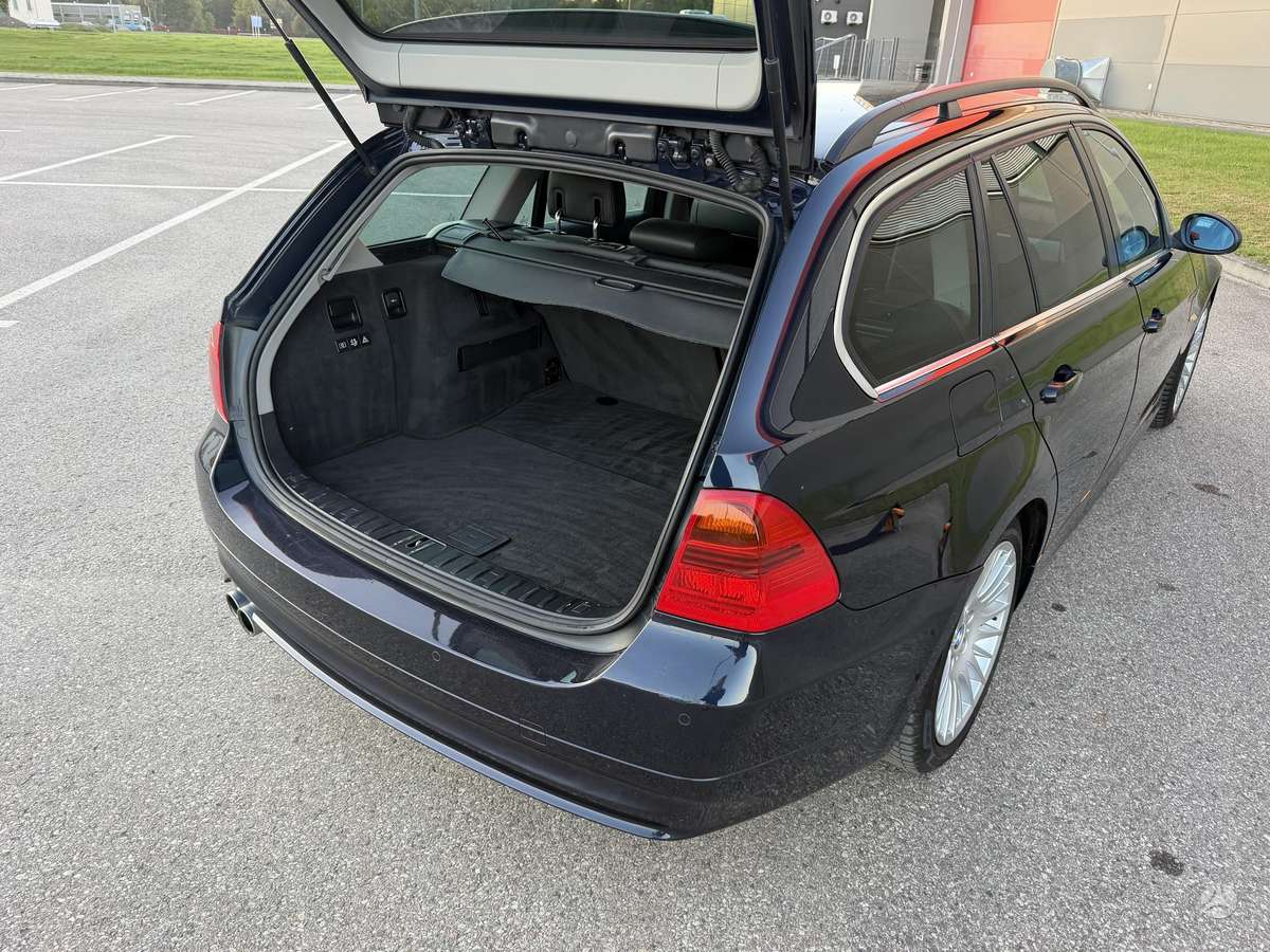BMW 330 2006 — photo 13