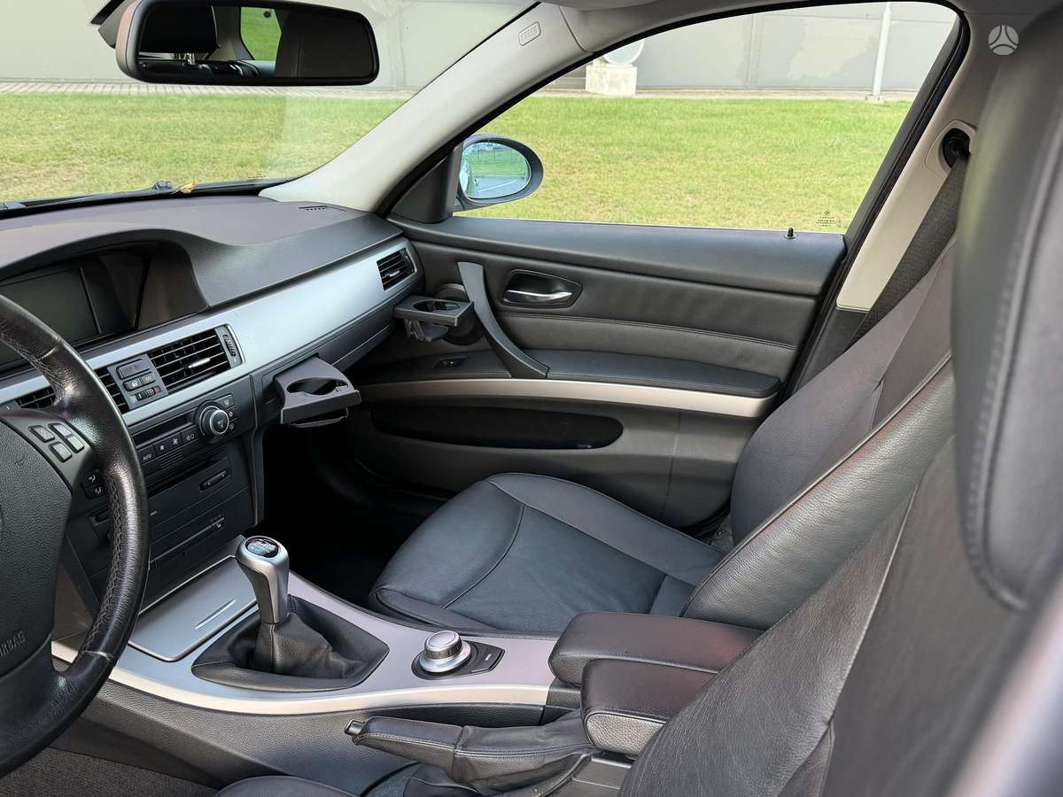 BMW 330 2006 — photo 17