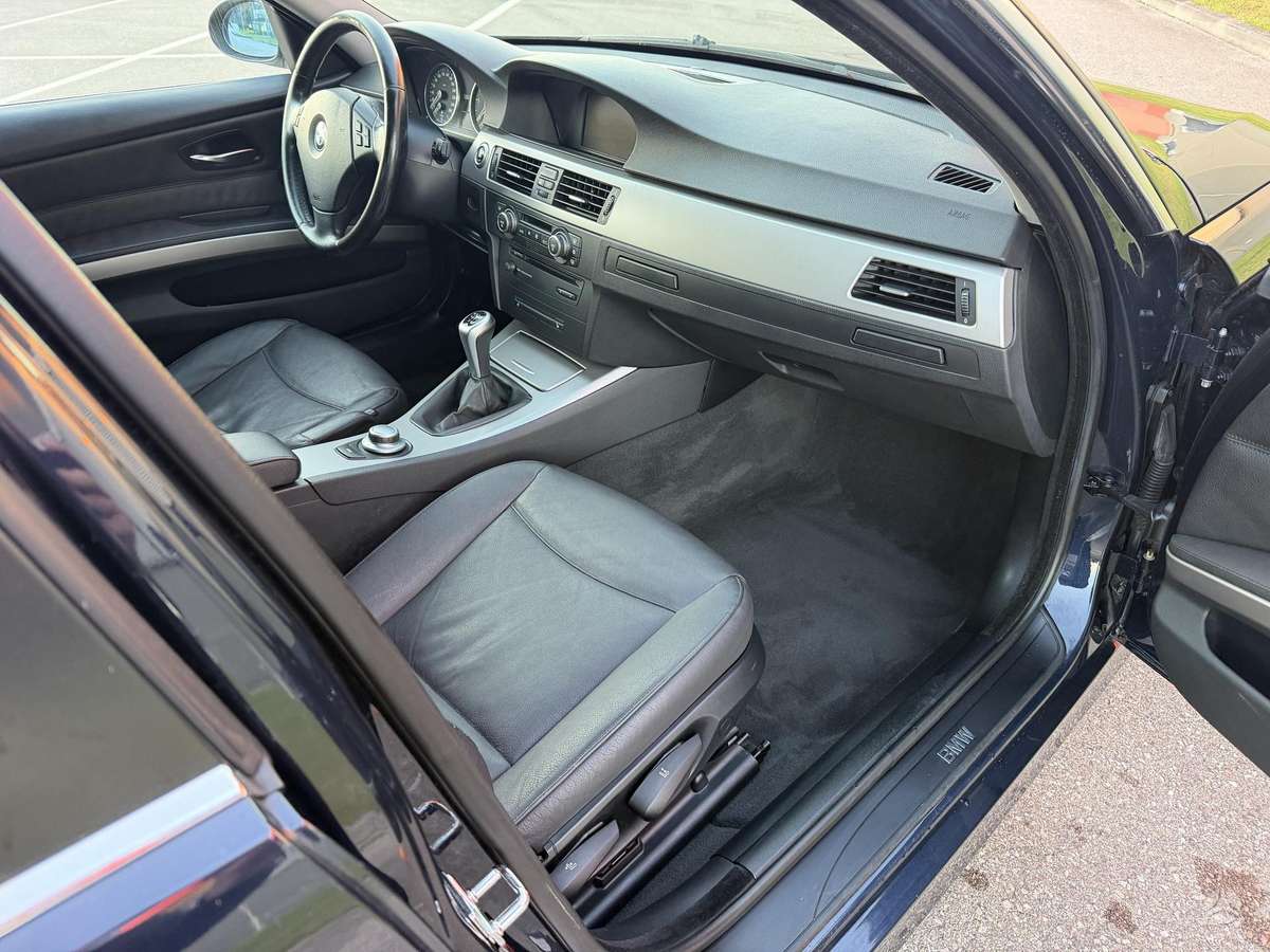 BMW 330 2006 — photo 19