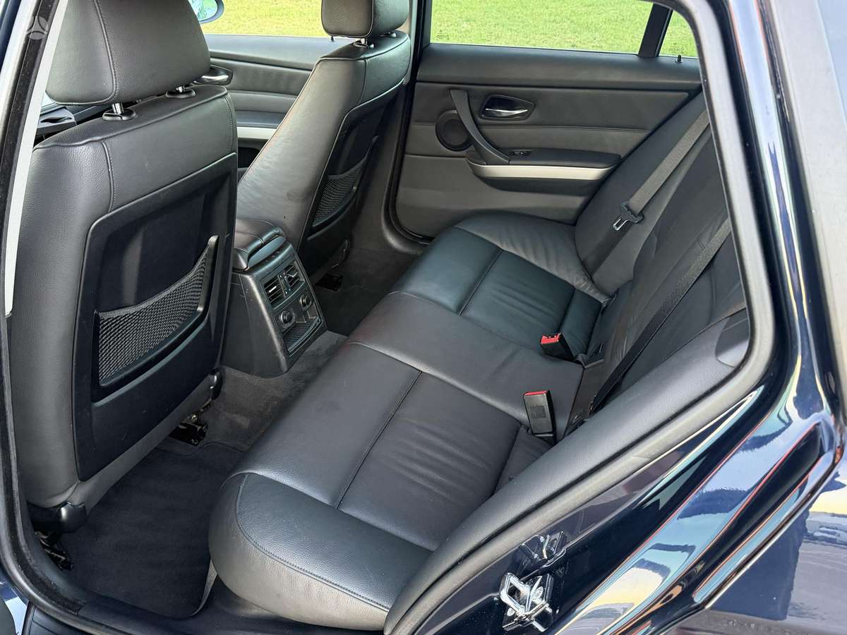 BMW 330 2006 — photo 22