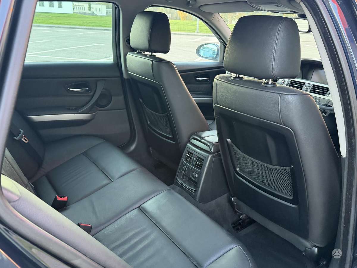 BMW 330 2006 — photo 25