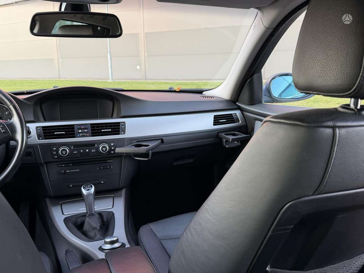 BMW 330 2006 — photo 26