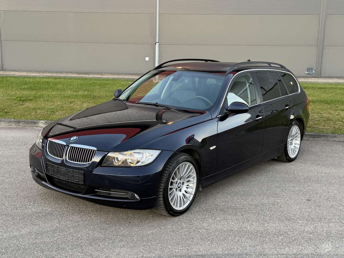 BMW 330 2006 — interior