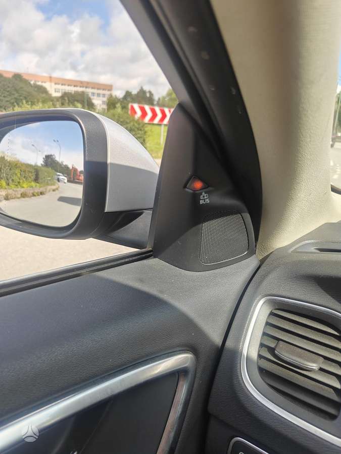 Volvo V60 2015 — photo 10