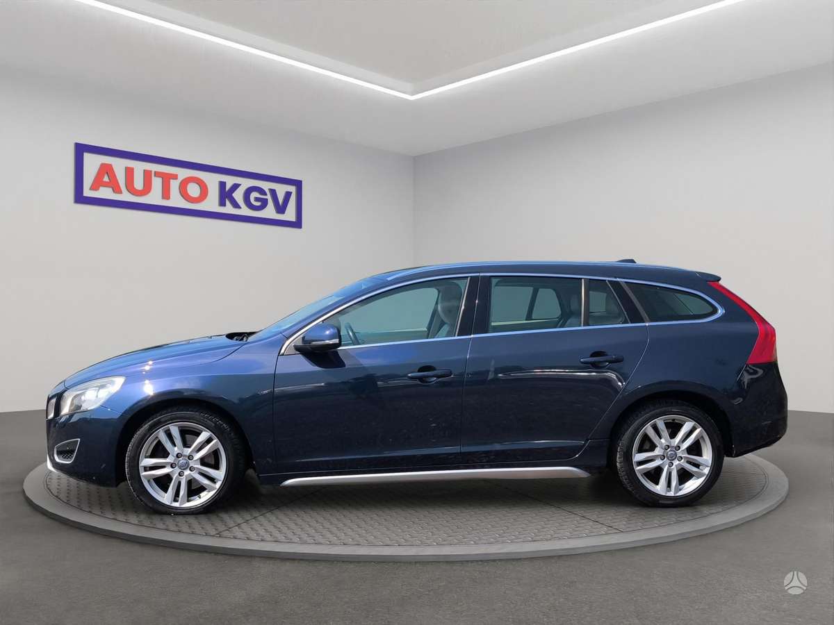 Volvo V60 2011 — вигляд ззаду