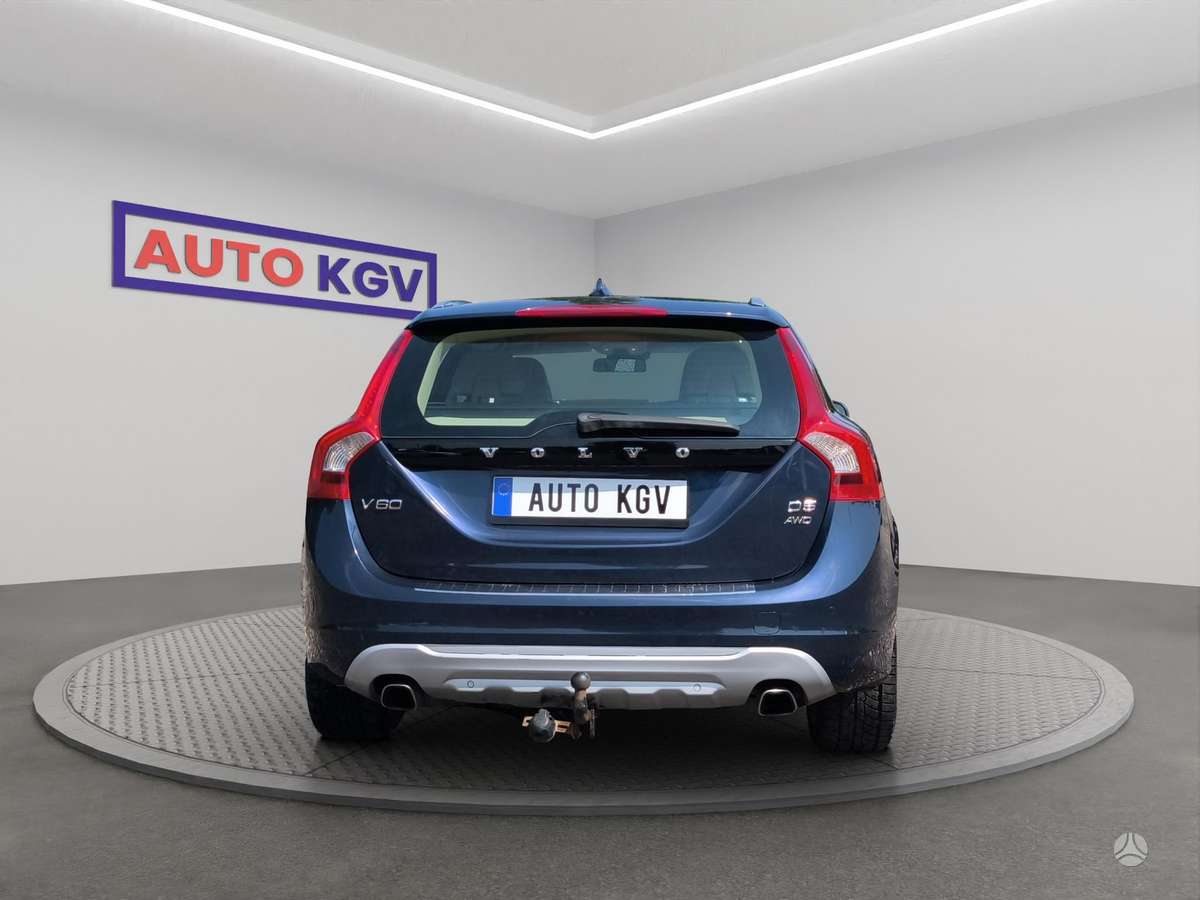 Volvo V60 2011 — двигун 2400 cm³, 205 HP (151kW)