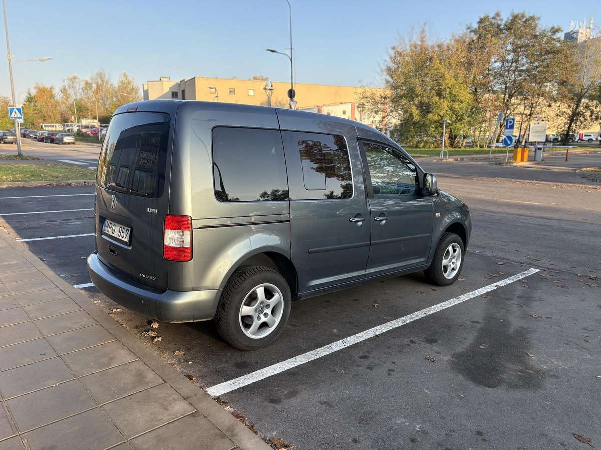 Volkswagen Caddy 2007 — rear view