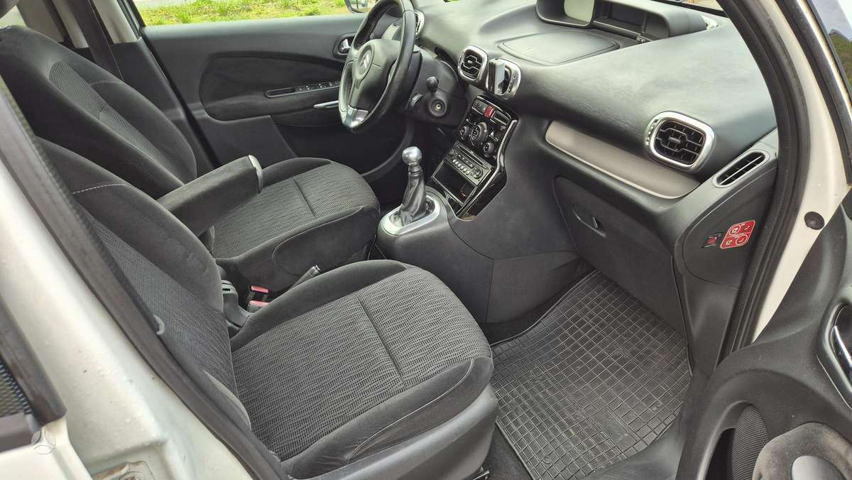 Citroen C3 2009 — photo 10