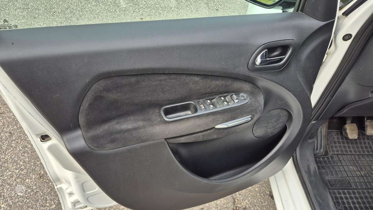 Citroen C3 2009 — photo 11