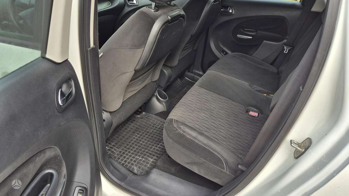 Citroen C3 2009 — photo 13