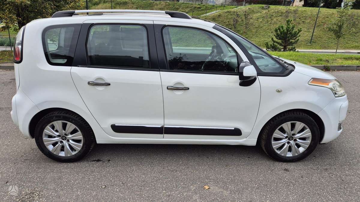 Citroen C3 2009 — engine 1560 cm³, 109 HP (80kW)