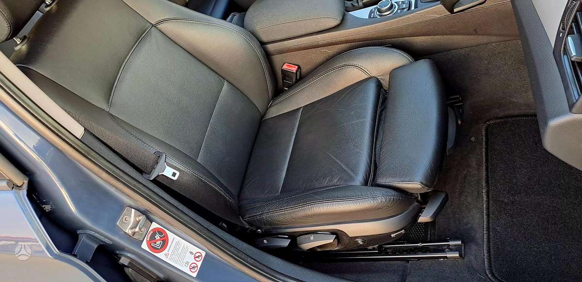 BMW X1 2010 — photo 11