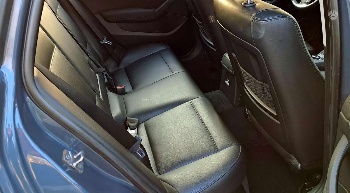 BMW X1 2010 — photo 12