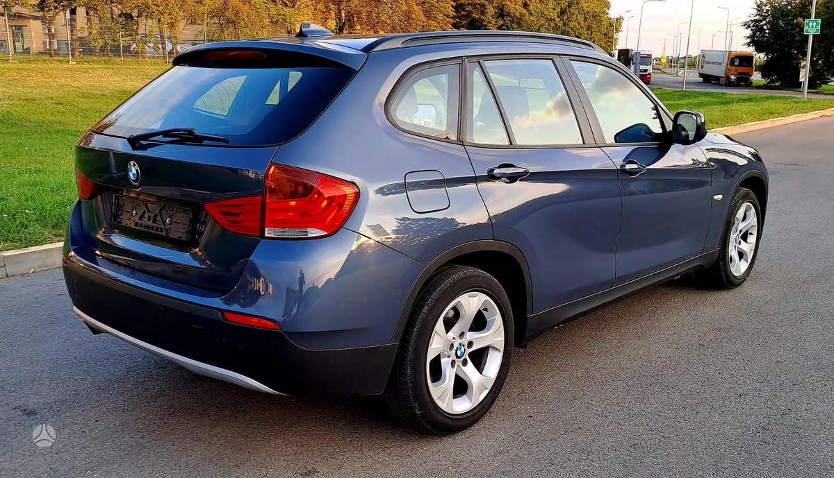BMW X1 2010 — engine 1995 cm³, 150 HP (110kW)