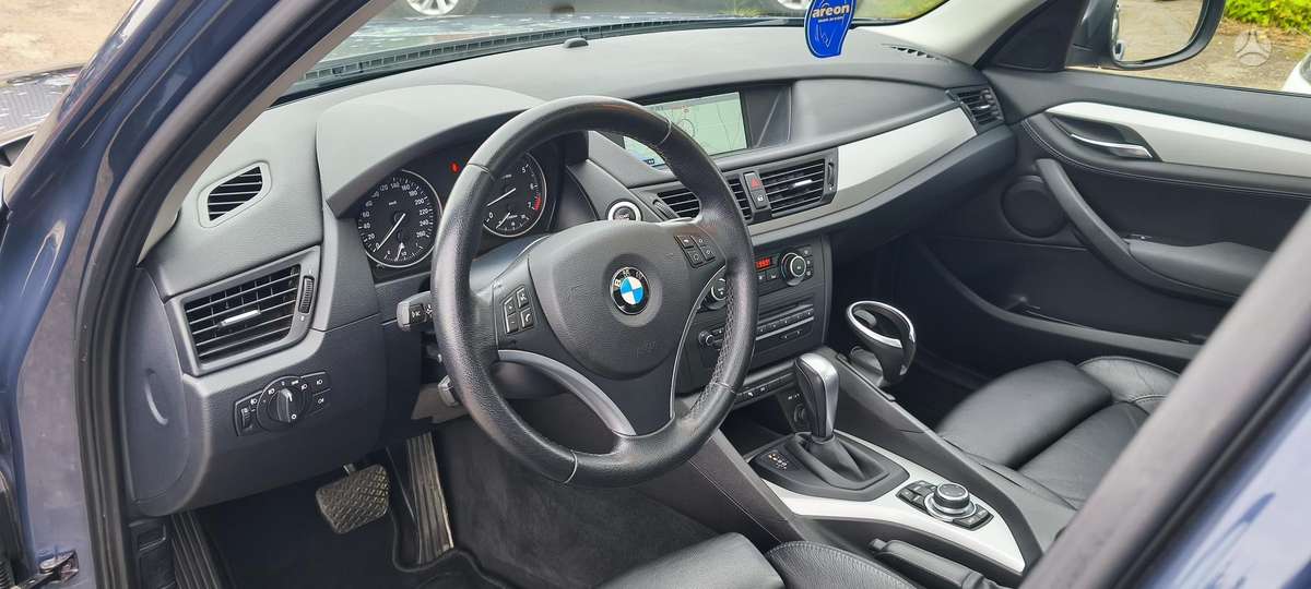 BMW X1 2010 — photo 8