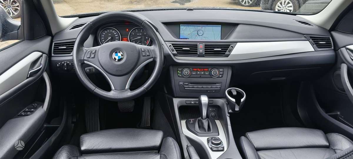 BMW X1 2010 — photo 9
