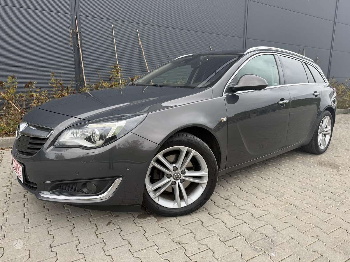 Opel Insignia 2015 — rear view