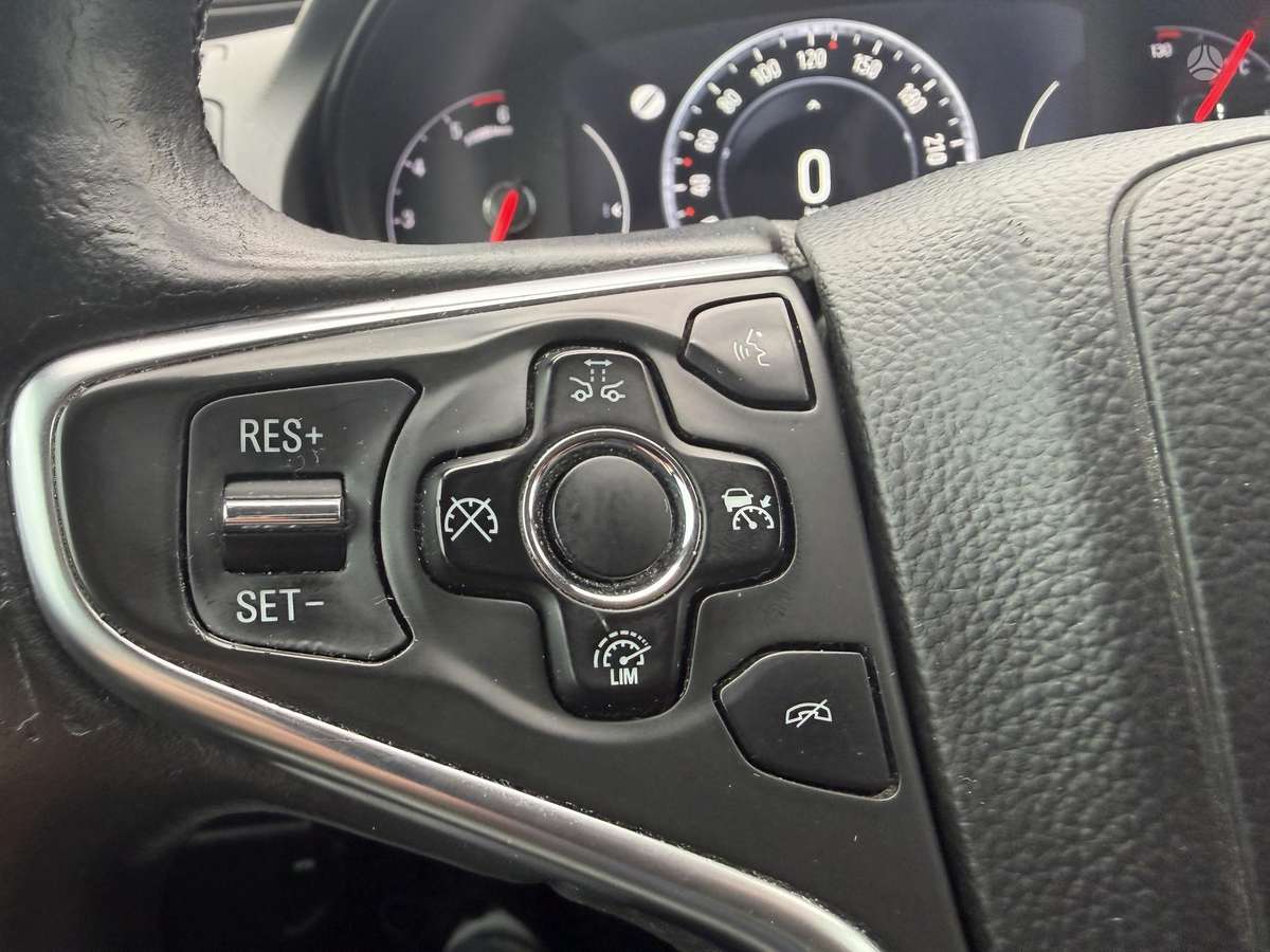Opel Insignia 2015 — photo 40