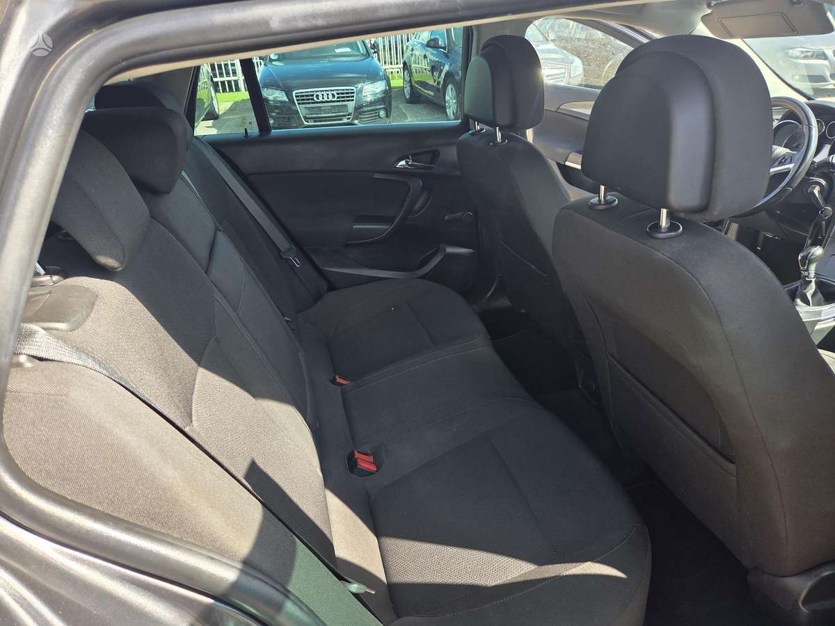 Opel Insignia 2011 — photo 13