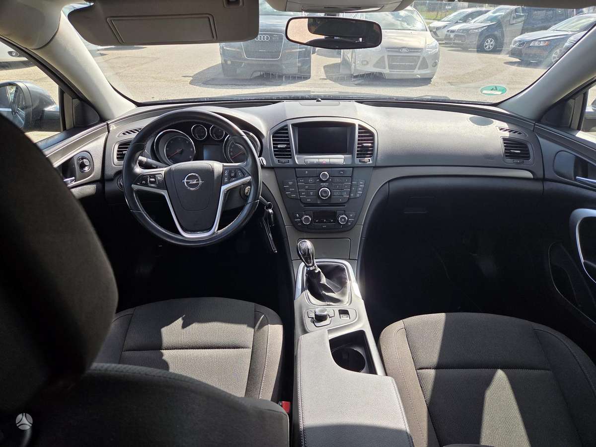 Opel Insignia 2011 — photo 15