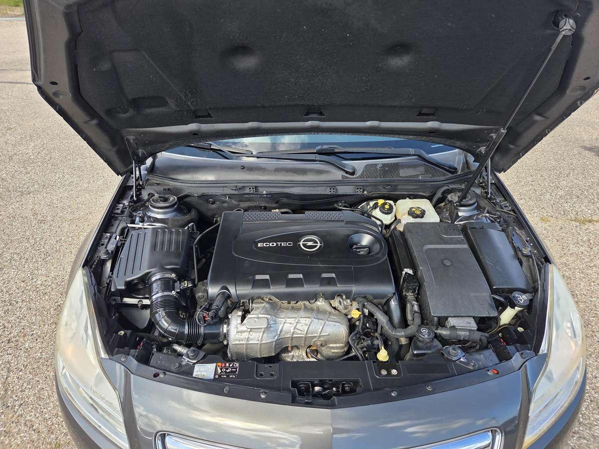 Opel Insignia 2011 — photo 20