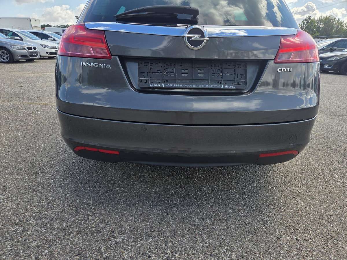 Opel Insignia 2011 — photo 22