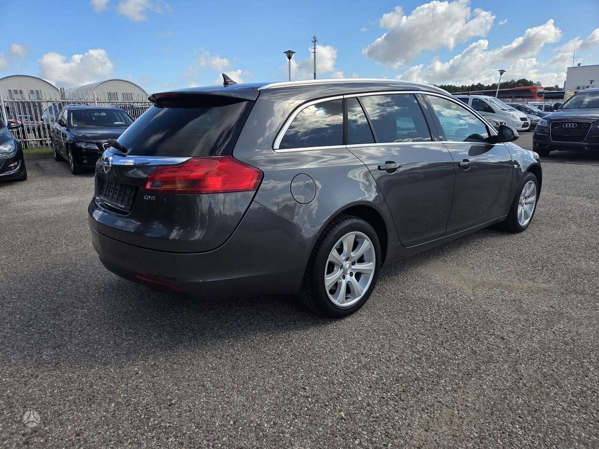 Opel Insignia 2011 — engine 1956 cm³, 160 HP (118kW)