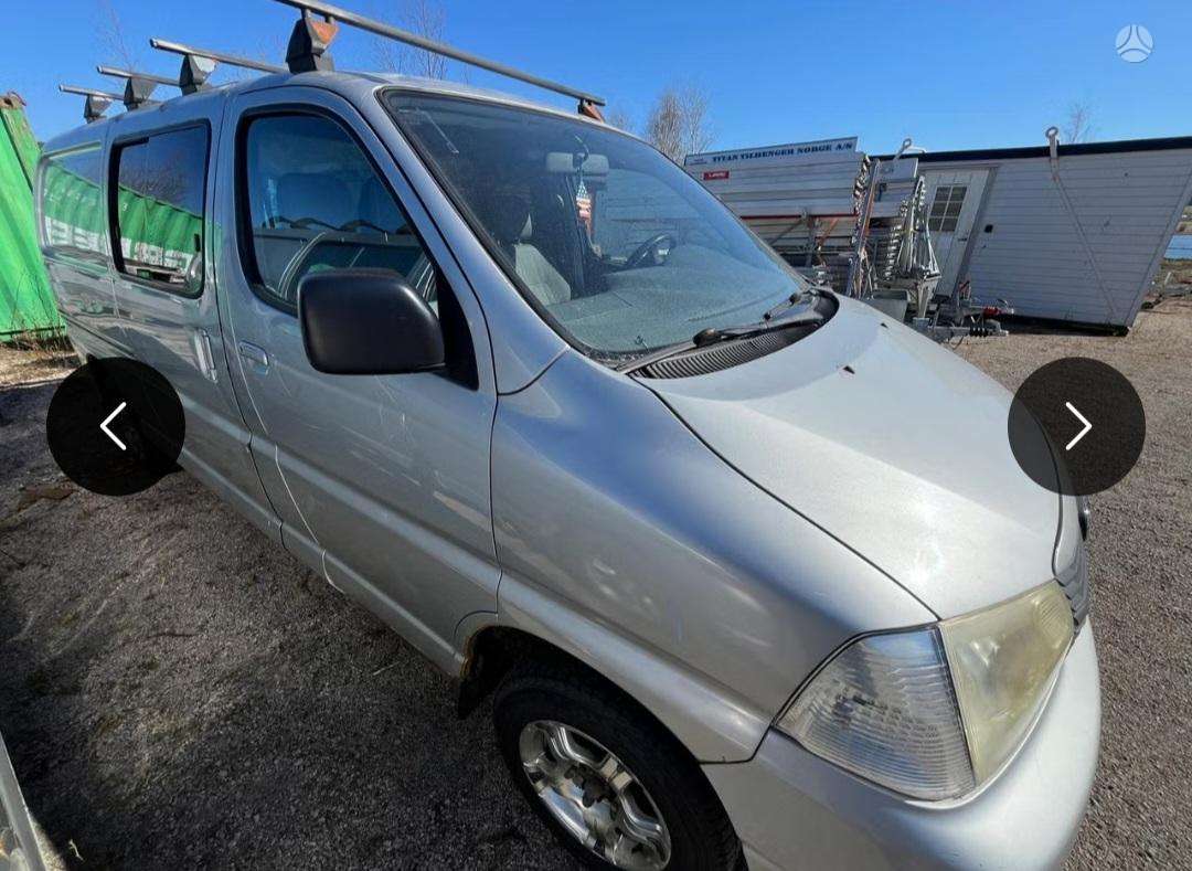 Toyota Hiace 2007 — rear view
