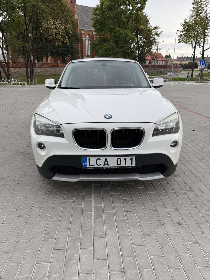 BMW X1 2012 — rear view