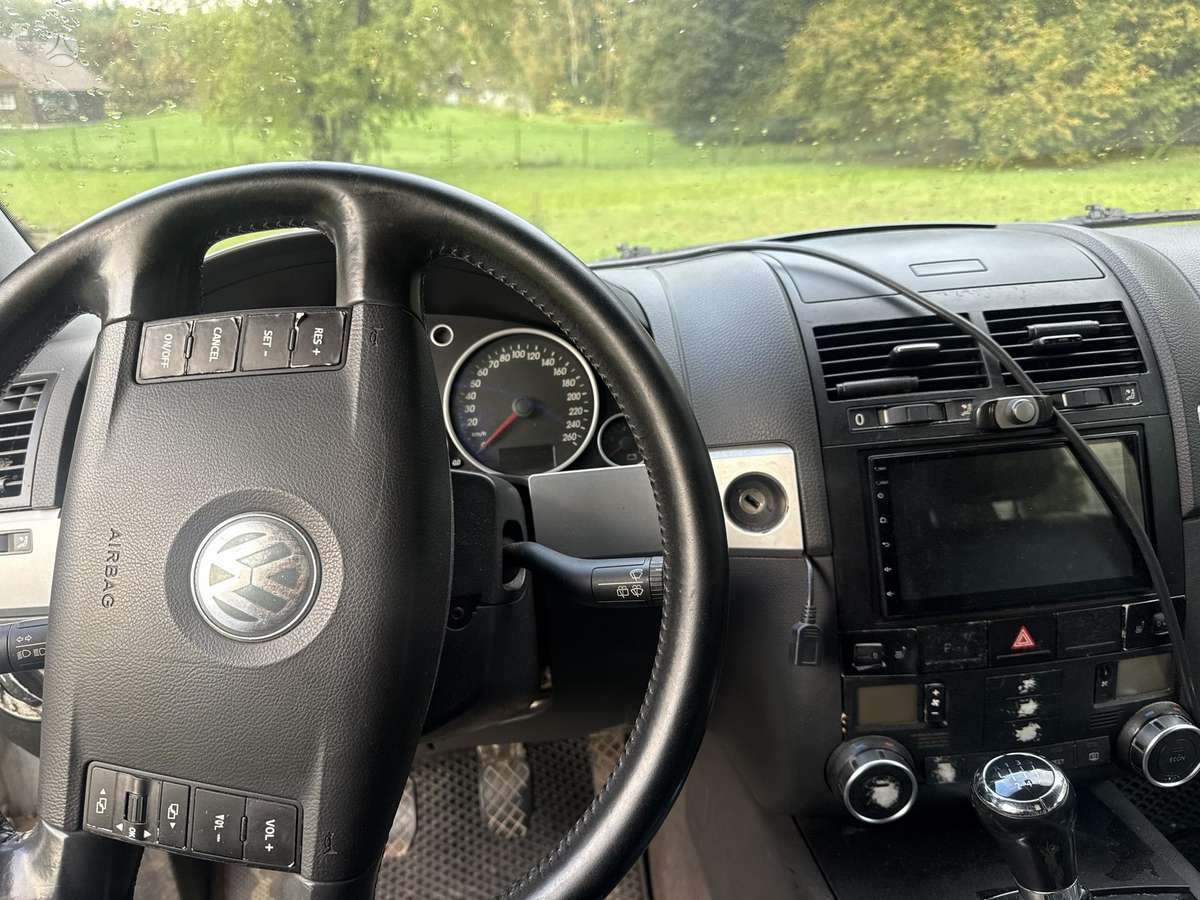 Volkswagen Touareg 2005 — photo 6