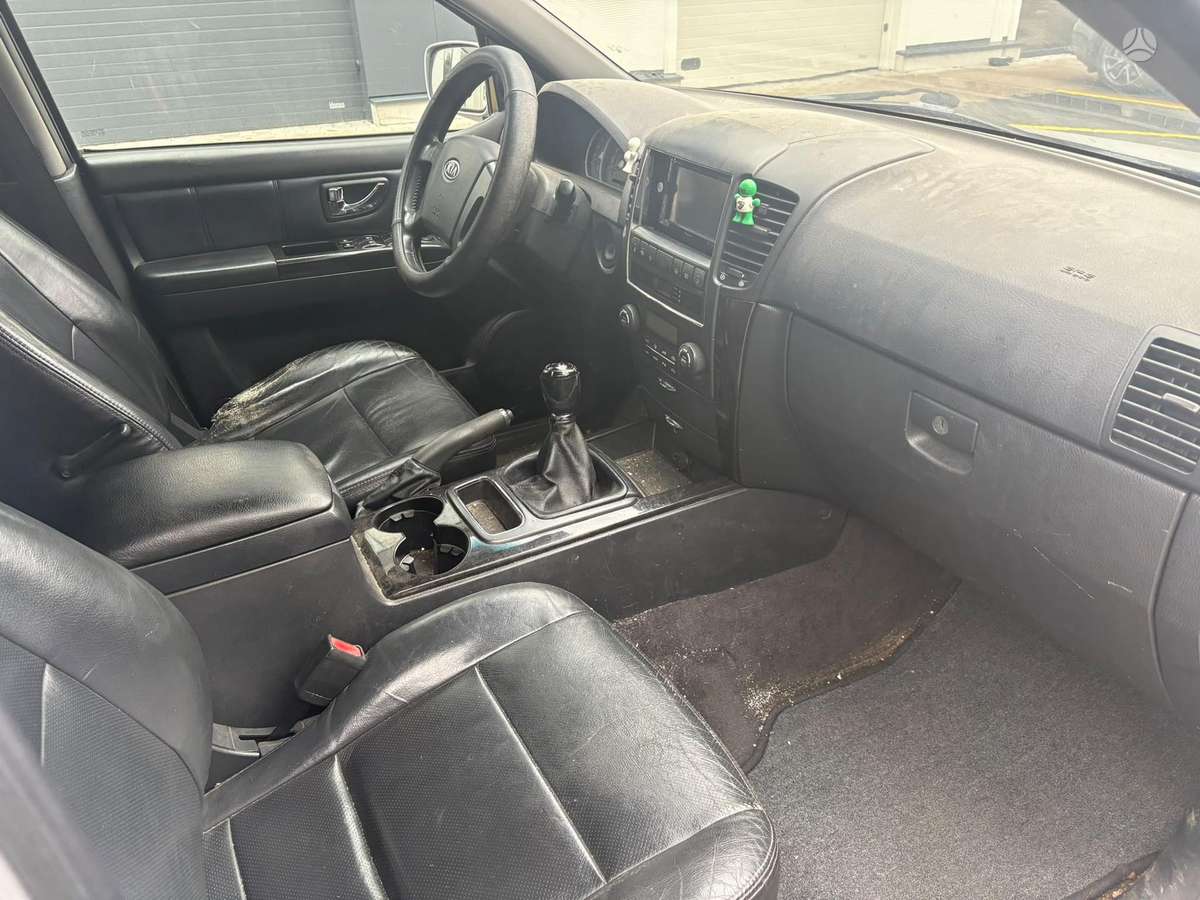 Kia Sorento 2007 — interior