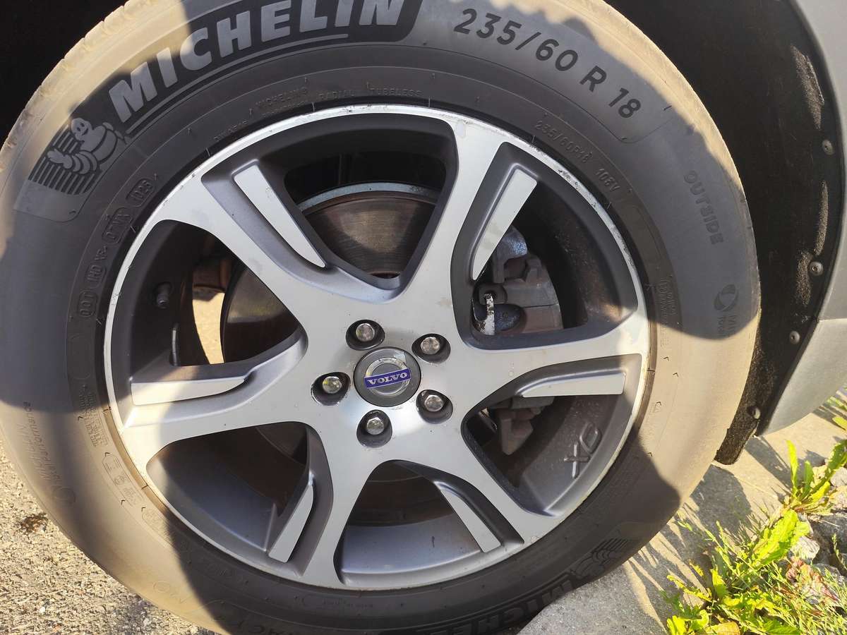 Volvo XC60 2010 — photo 10