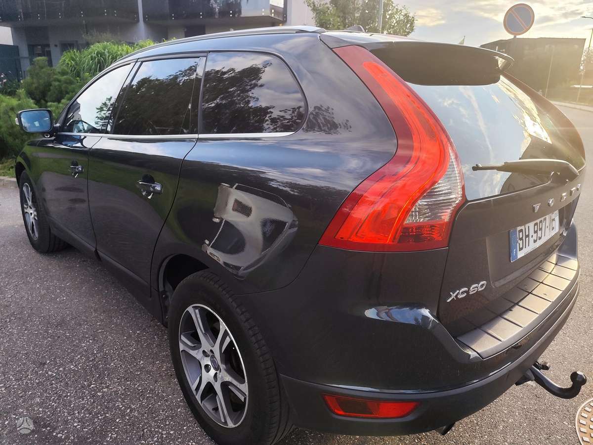 Volvo XC60 2010 — engine 2000 cm³, 163 HP (120kW)