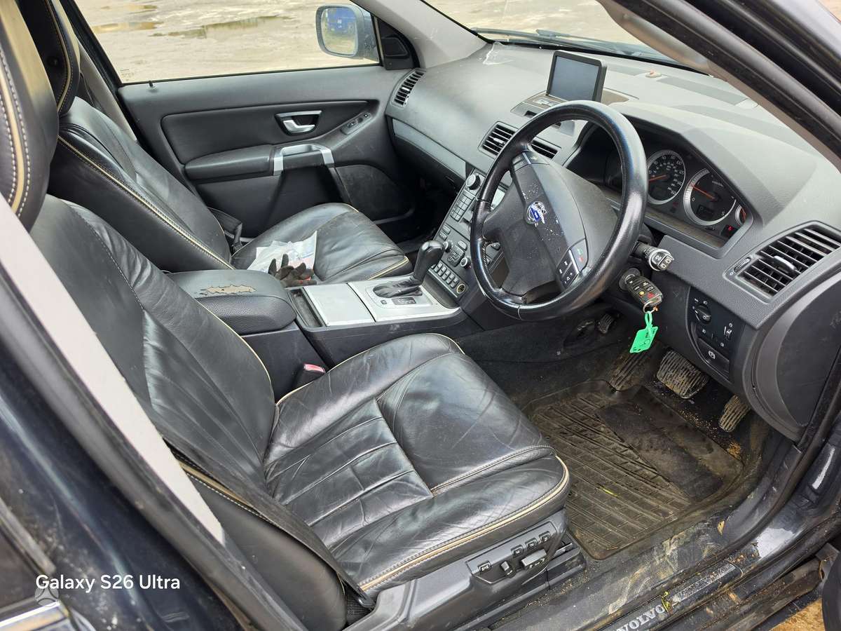 Volvo XC90 2011 — photo 10