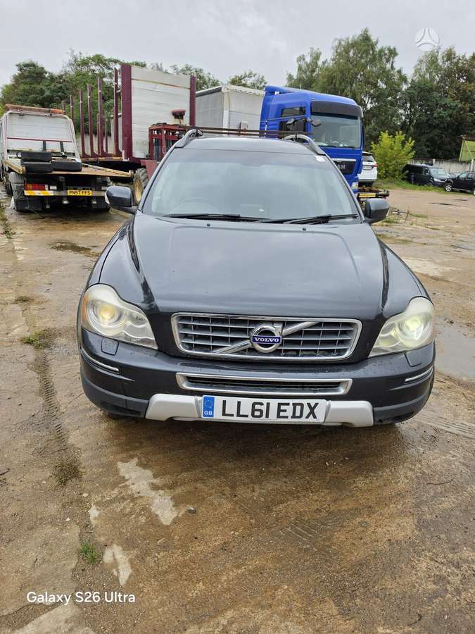 Volvo XC90 2011 — rear view