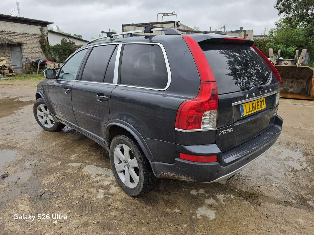 Volvo XC90 2011 — engine 2400 cm³, 200 HP (147kW)