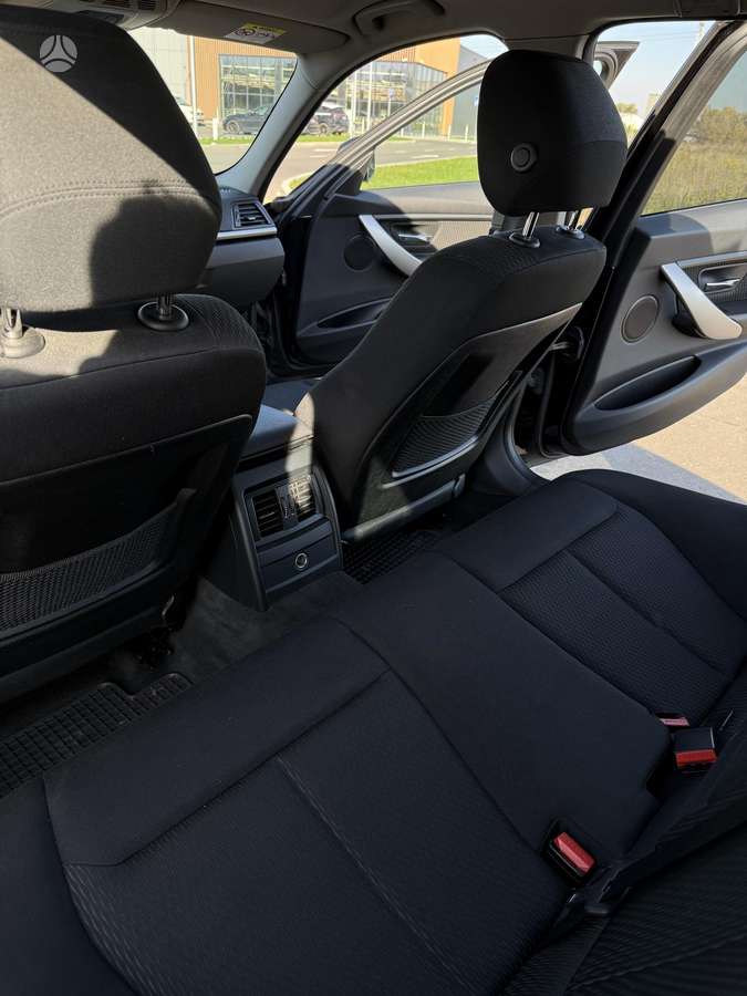 BMW 318 2014 — photo 13