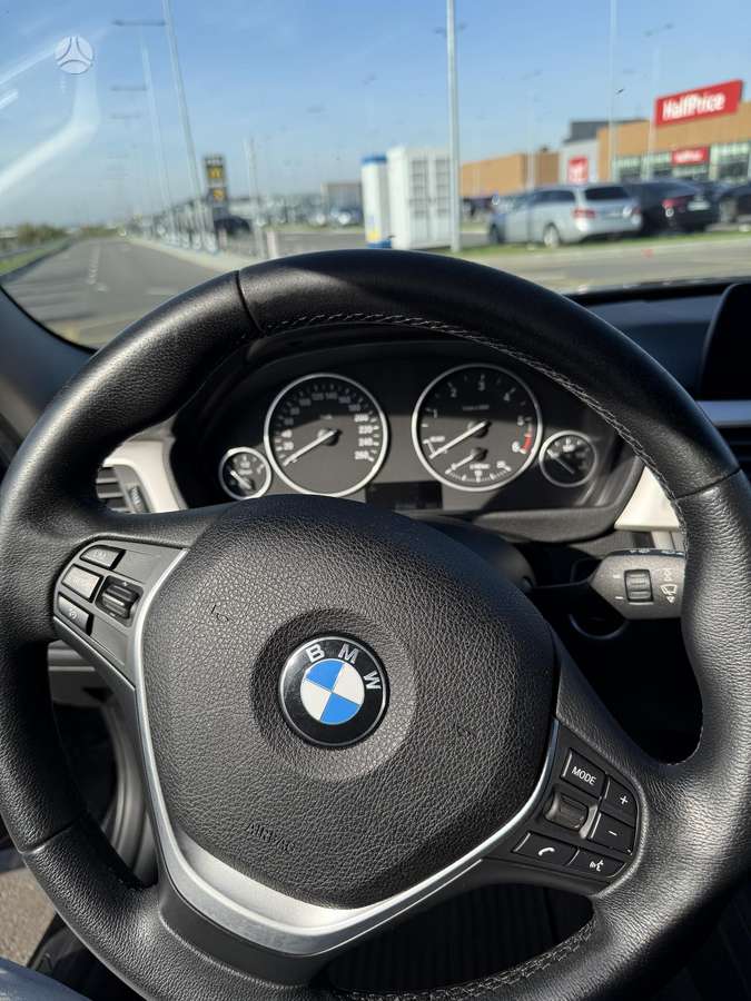 BMW 318 2014 — photo 16
