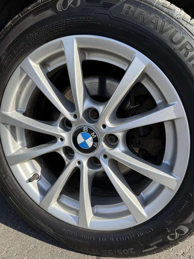 BMW 318 2014 — photo 17