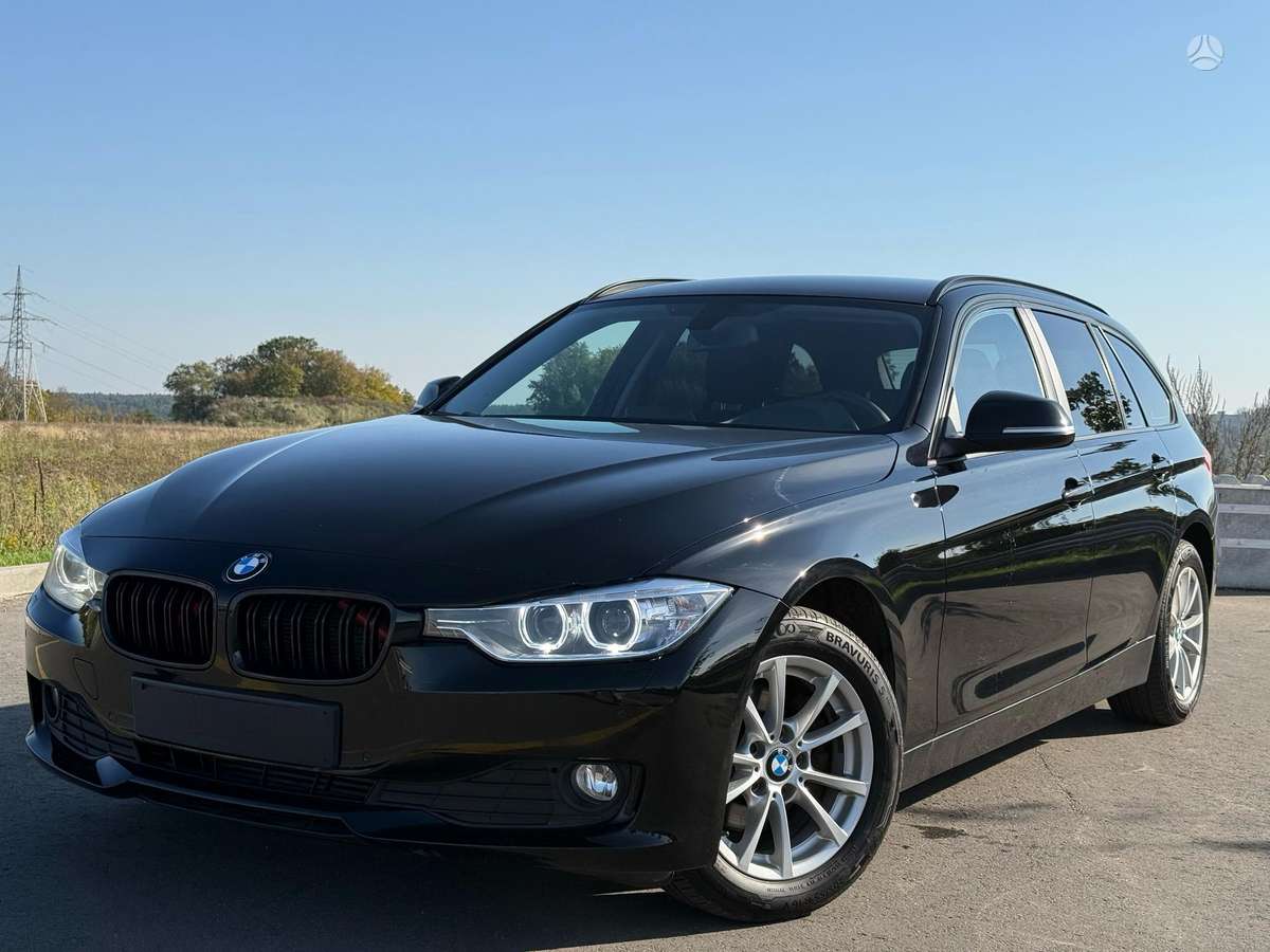 BMW 318 2014 — rear view