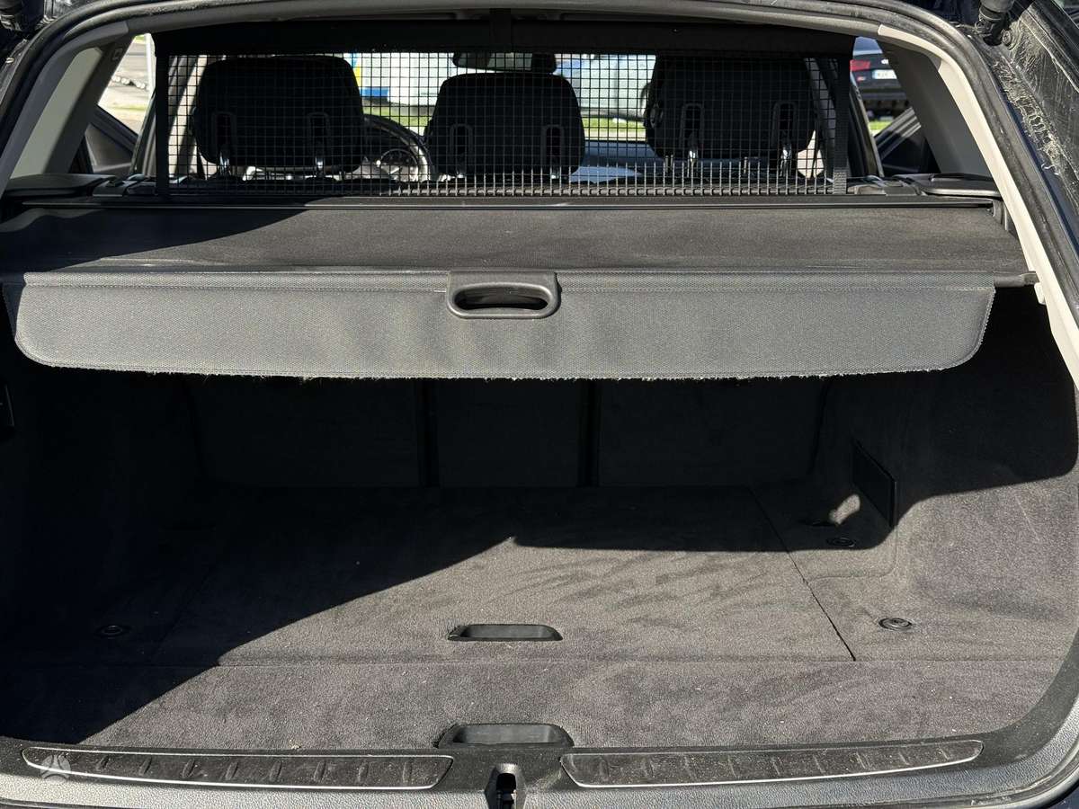 BMW 318 2014 — photo 9