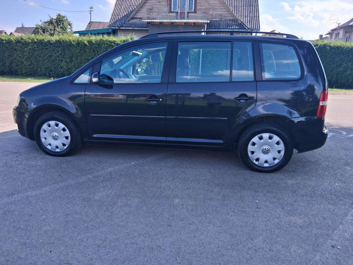 Volkswagen Touran 2006 — салон
