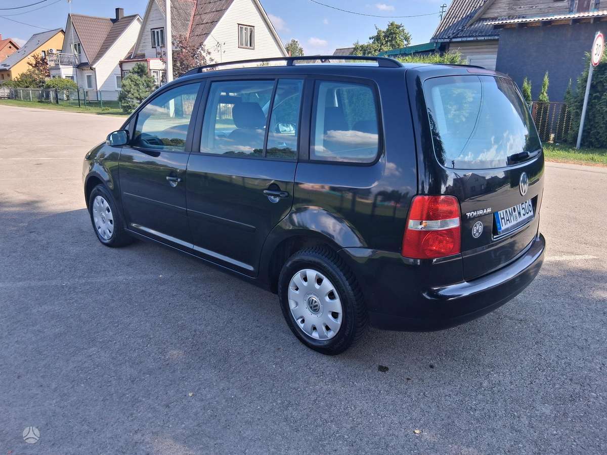 Volkswagen Touran 2006 — двигун 1595 cm³, 102 HP (75kW)