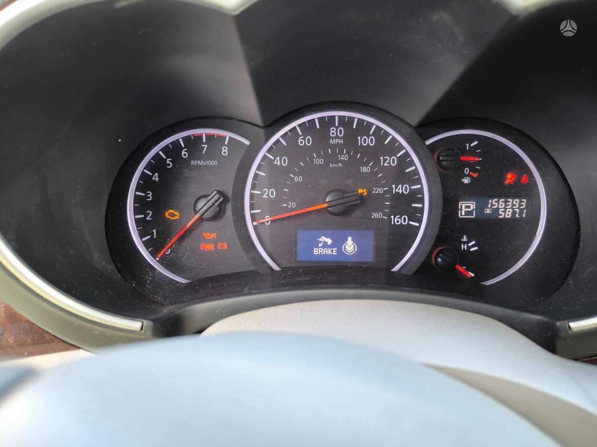 Nissan Quest 2011 — photo 8