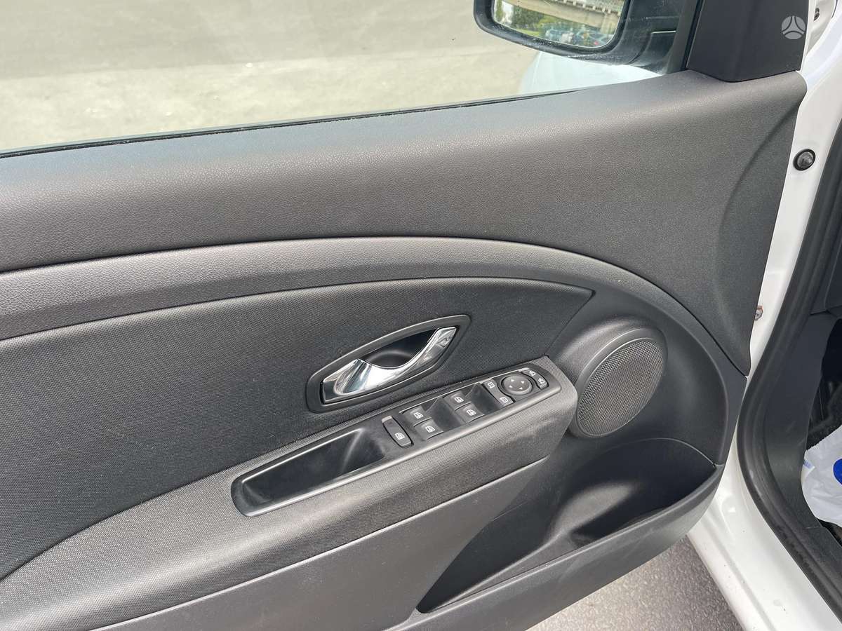 Renault Megane 2013 — photo 17