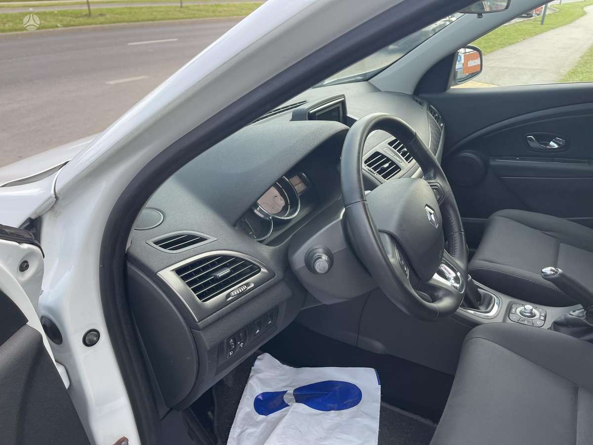 Renault Megane 2013 — photo 18